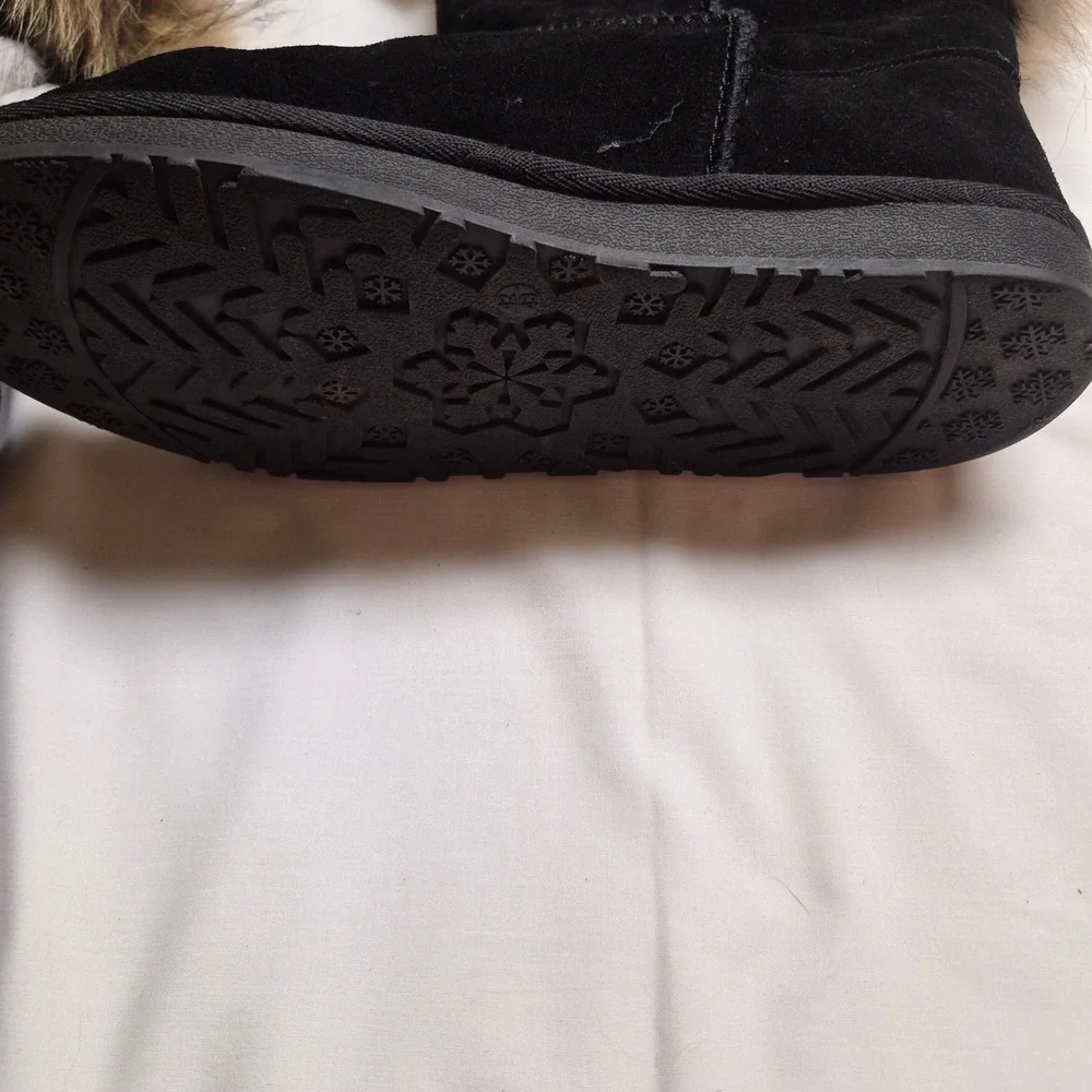 Womens Black Faux Suede Mid Calf Mukluk Winter Boots with Faux Fur Trim